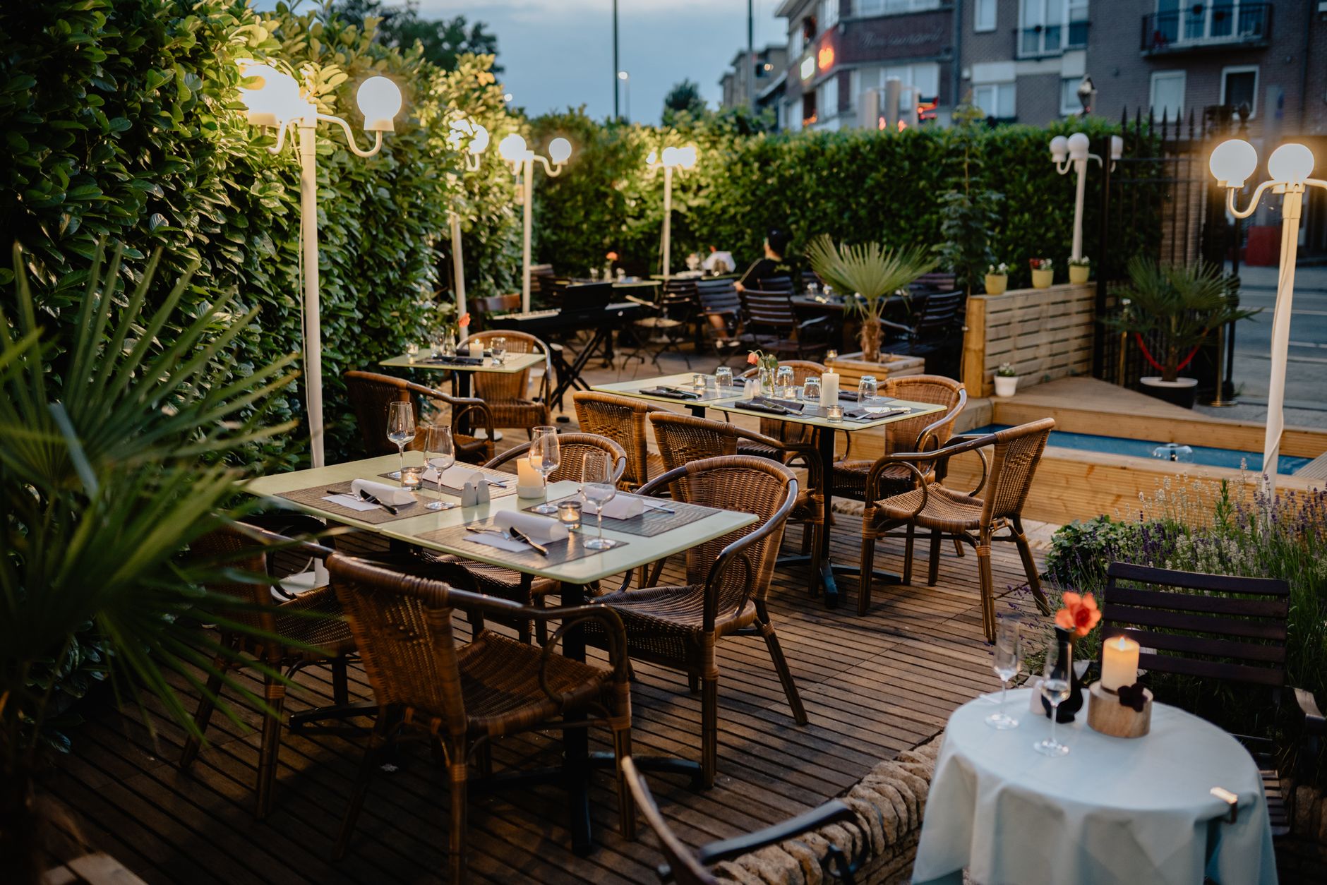 Terraza de restaurante nocturno en San Vicente del Raspeig