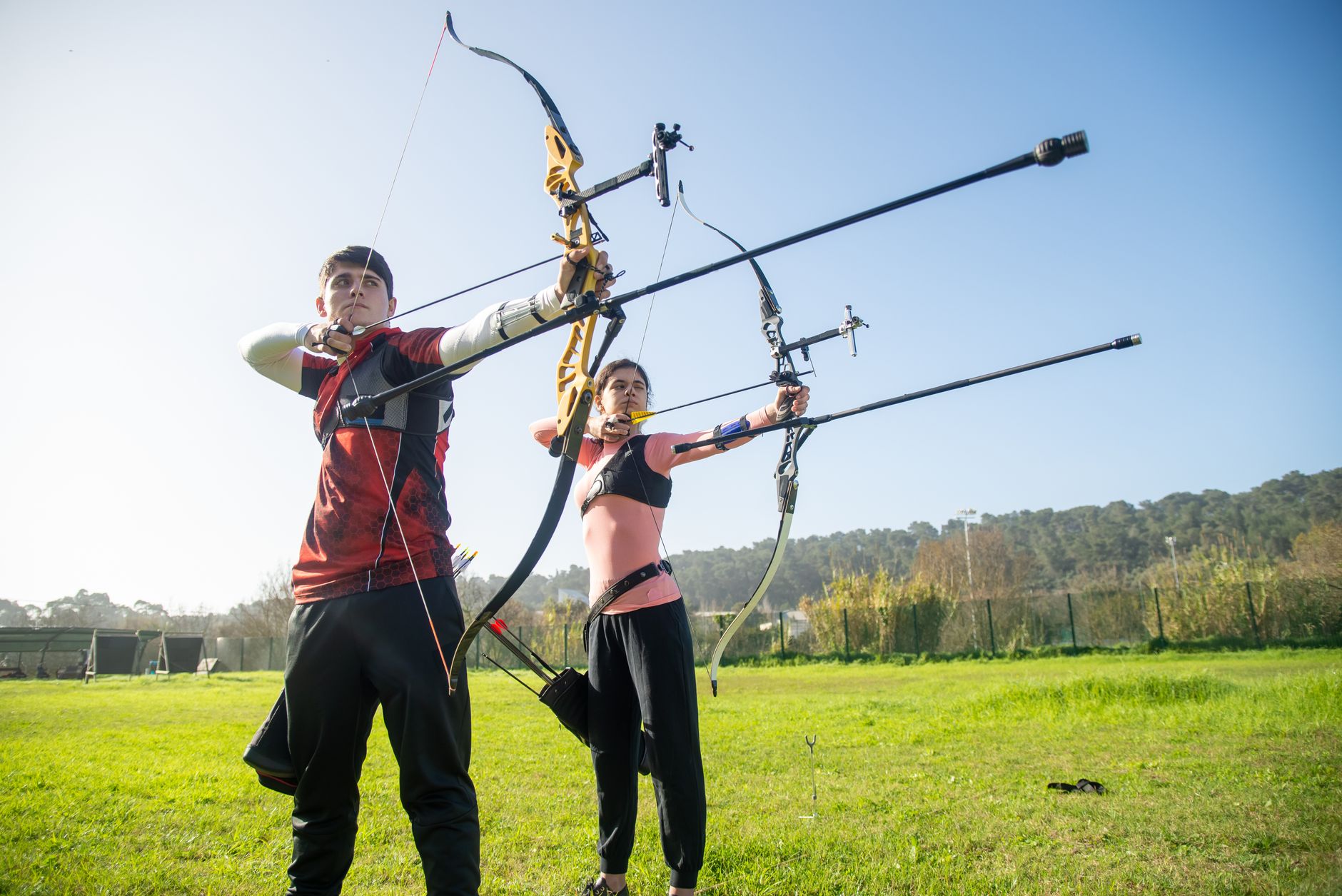 Practica de tiro con arco - arco y flechas