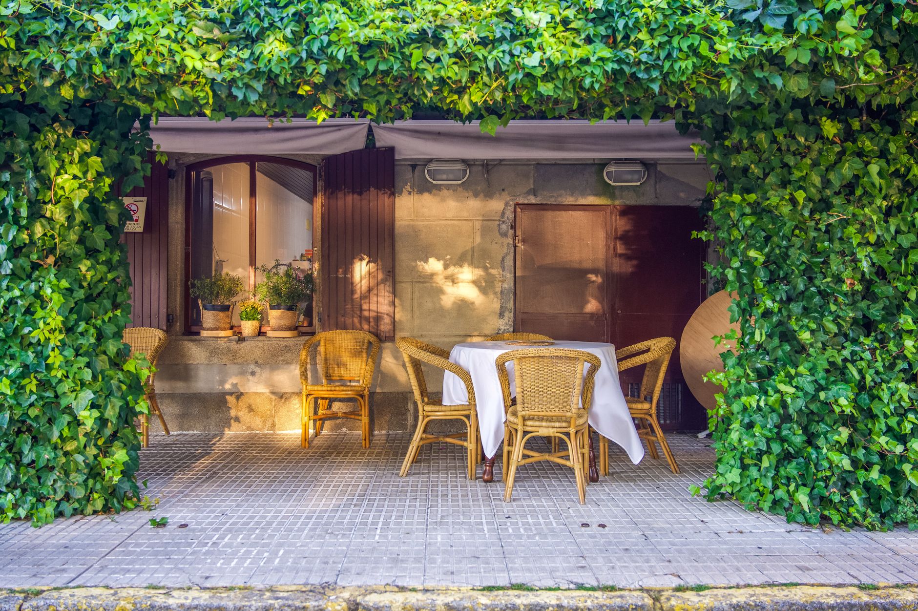 Terraza de restaurante en verano en San Vicente del Raspeig