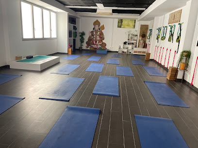 santosha tu centro de yoga - foto 1