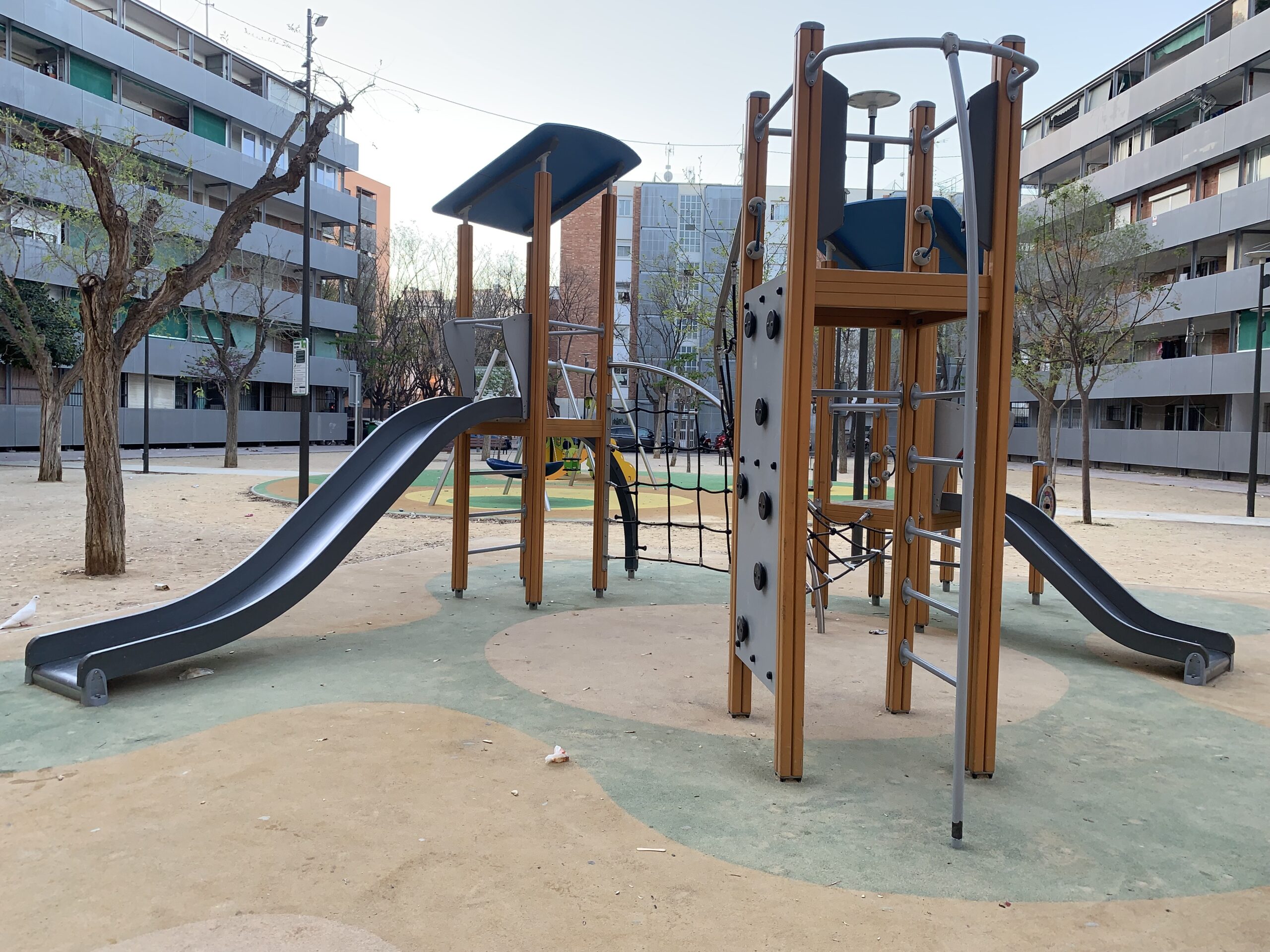 Medio Ambiente realiza un seguimiento para garantizar la seguridad de los nuevos espacios de sombra destinados a parques infantiles