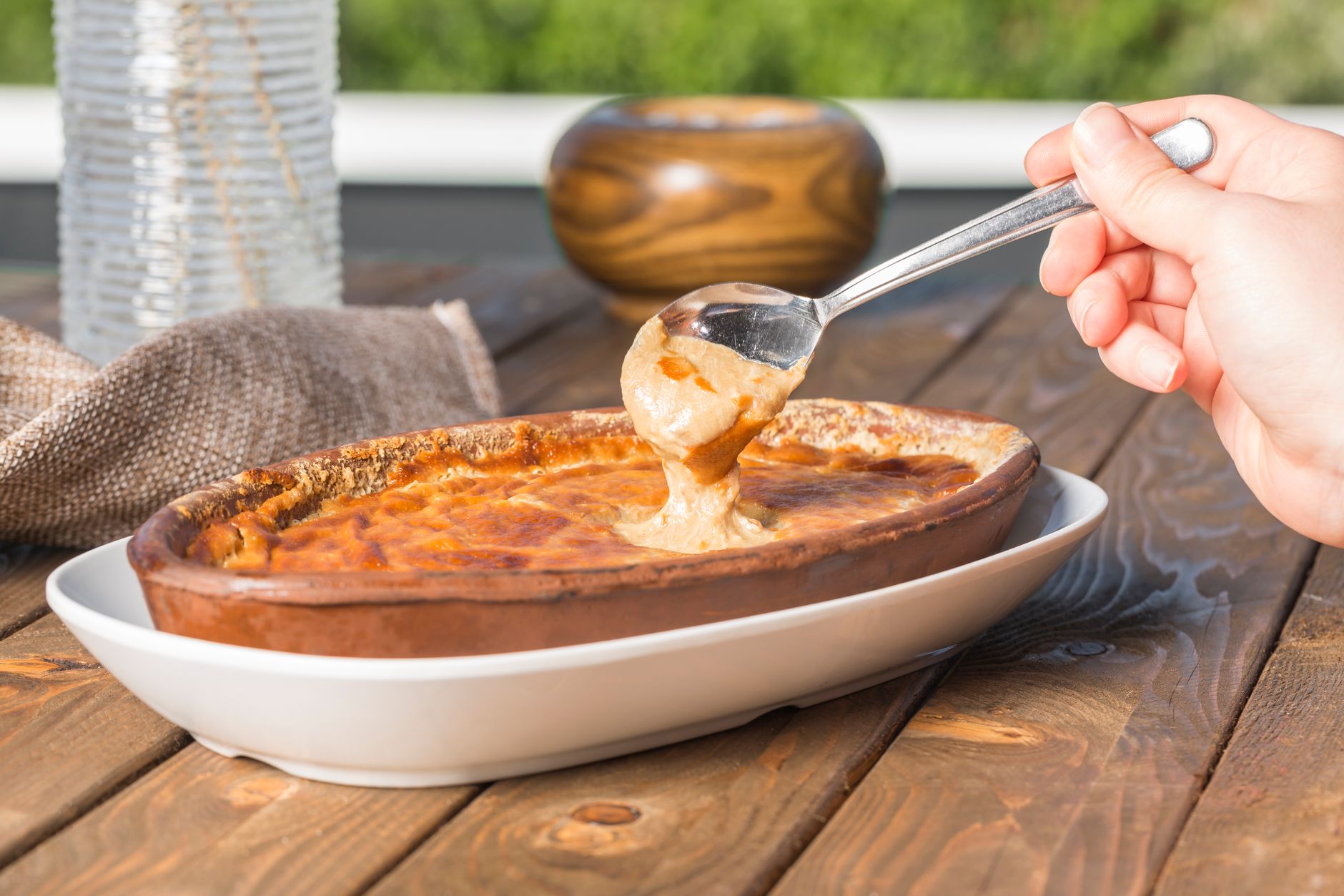 Cocina casera mediterr&aacute;nea tradicional con guiso y estofado
