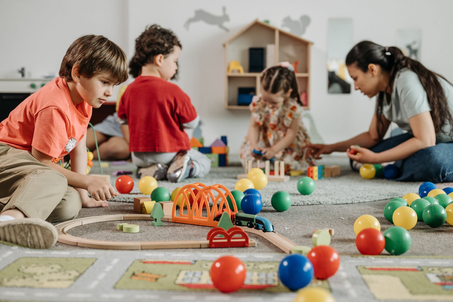 Niños jugando en escuela infantil San Vicente del Raspeig