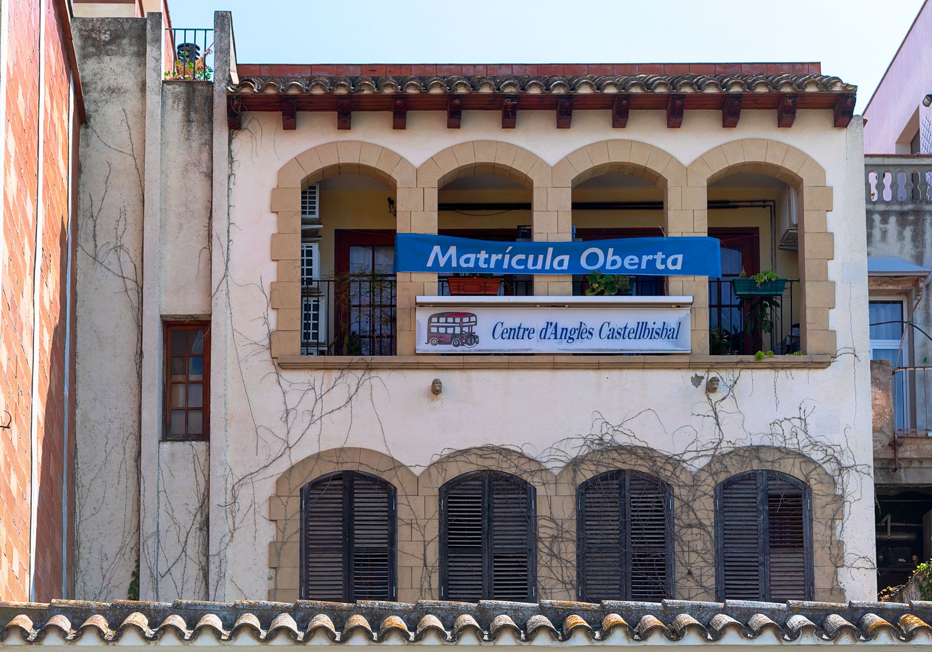Fachada colegio privado San Vicente del Raspeig