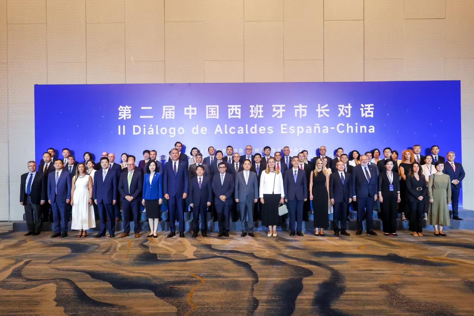 San Vicente busca oportunidades en China: Pachi Pascual presenta el municipio en Pekín
