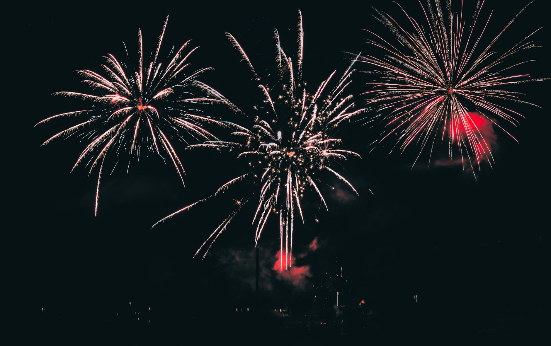 Fuegos artificiales nocturnos, imagen de referencia
