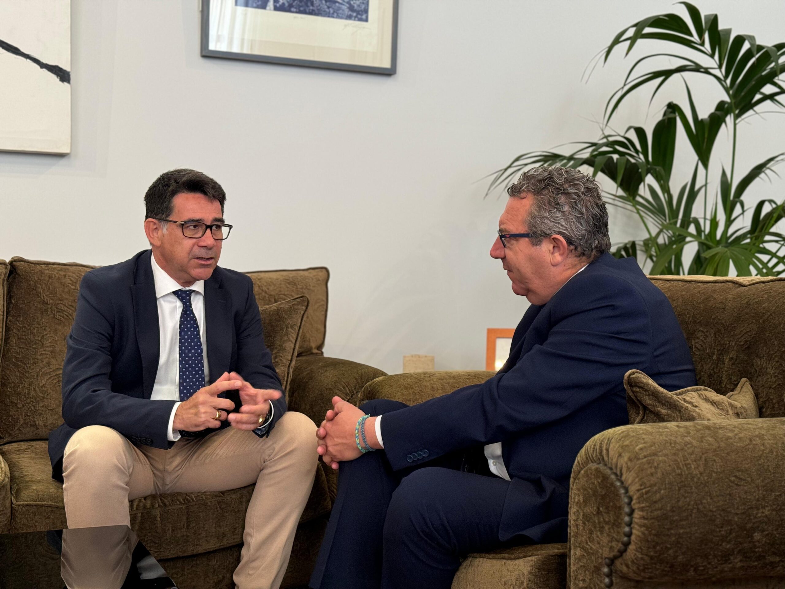 San Vicente recibirá más de 1 millón en bonos para revitalizar el comercio local