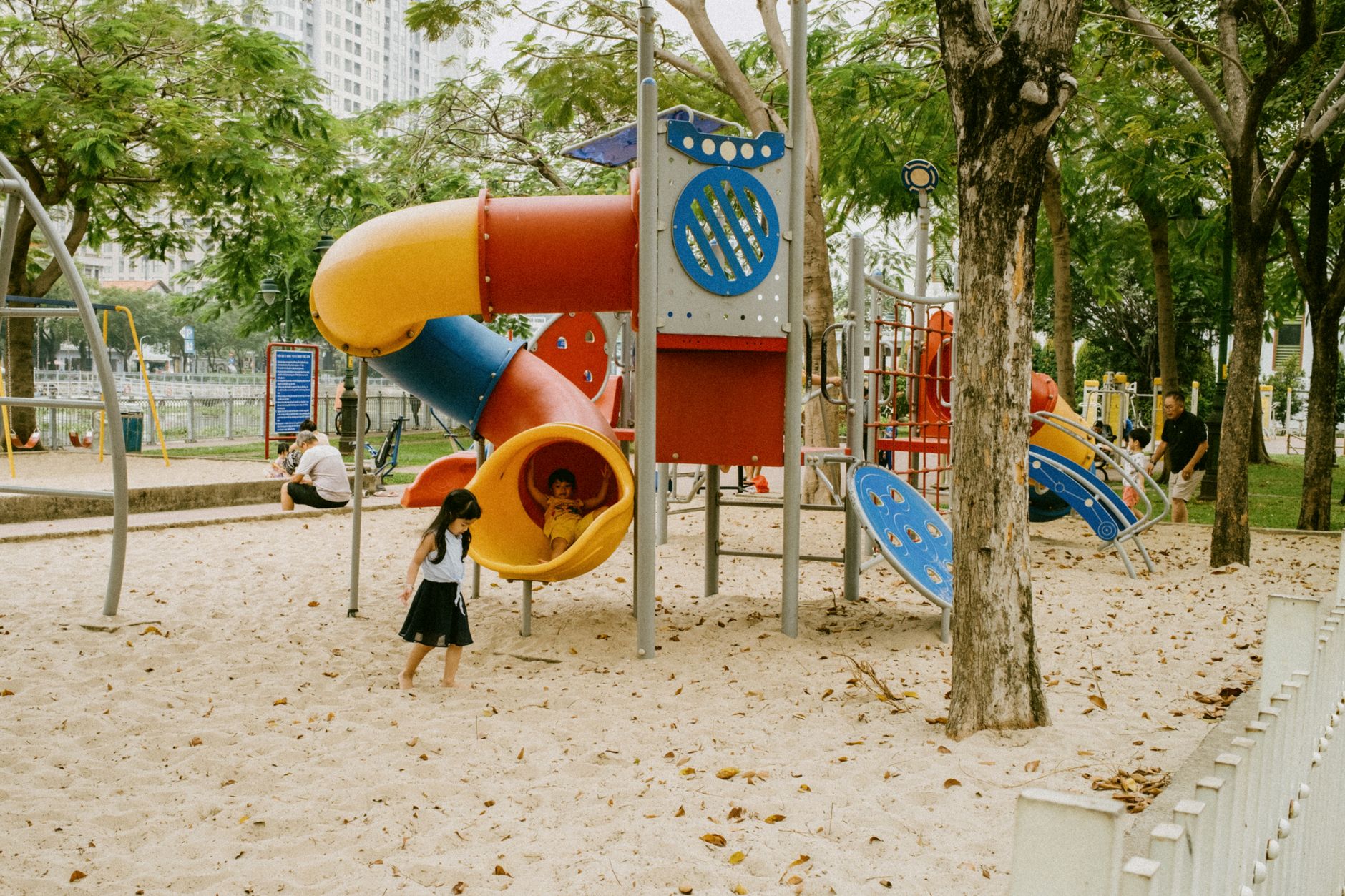 Área de juegos infantiles en parque de San Vicente del Raspeig