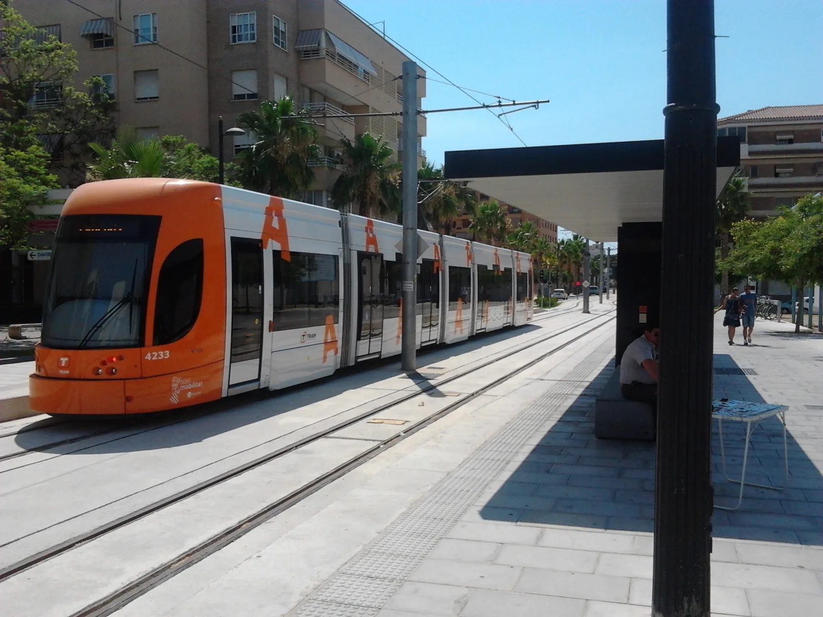 Esquerra Unida reclama el Tramnochador todo el año en San Vicente ante el aumento de usuarios