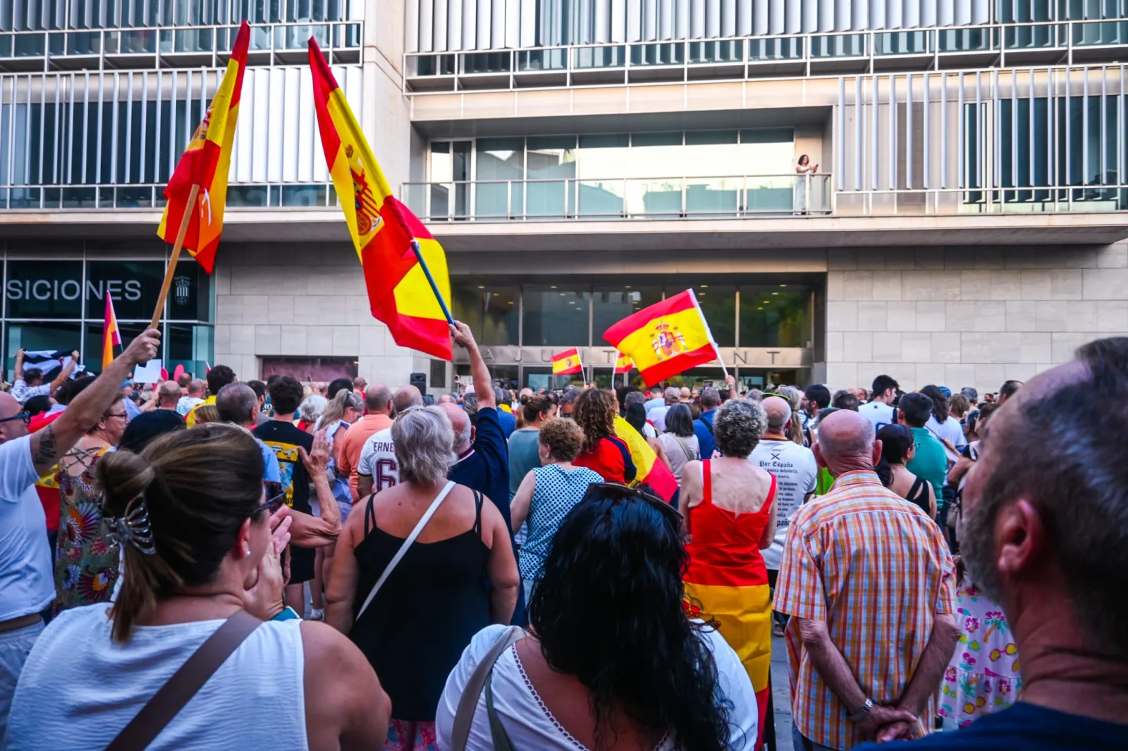 San Vicente sale a la calle en apoyo a Ceuta y reclama una respuesta ante la crisis migratoria